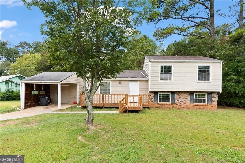 Property Photo: 5767 Meadowood Drive GA 30102