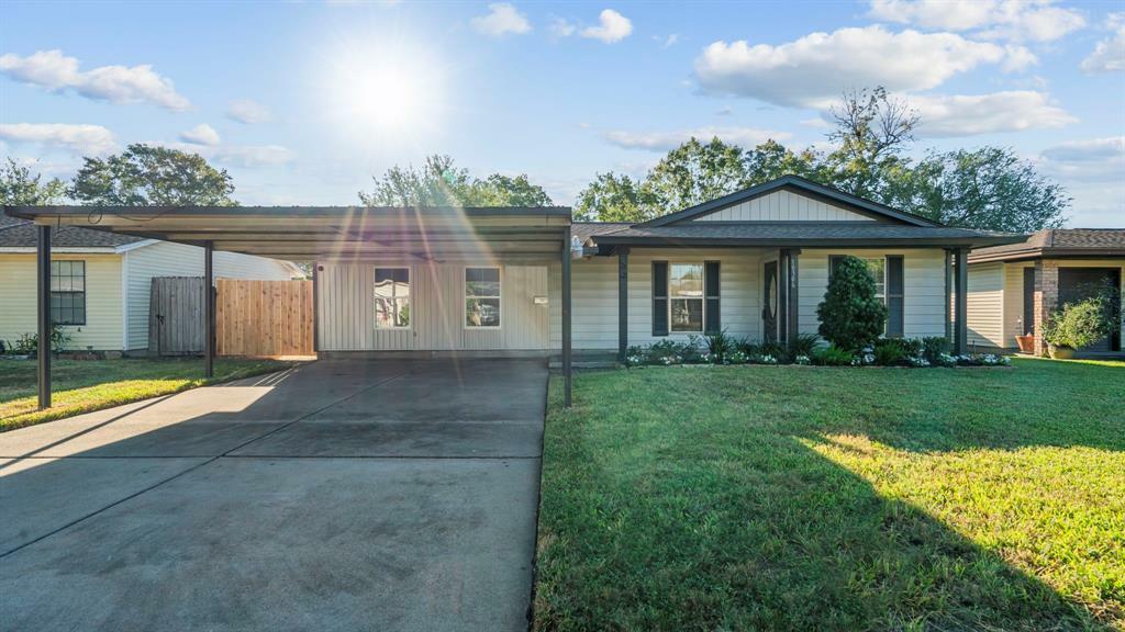 Property Photo:  10306 Buena Park Drive  TX 77089 