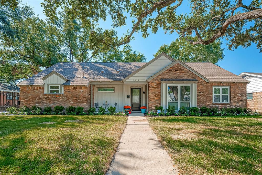 Property Photo:  3539 Woodvalley Drive  TX 77025 