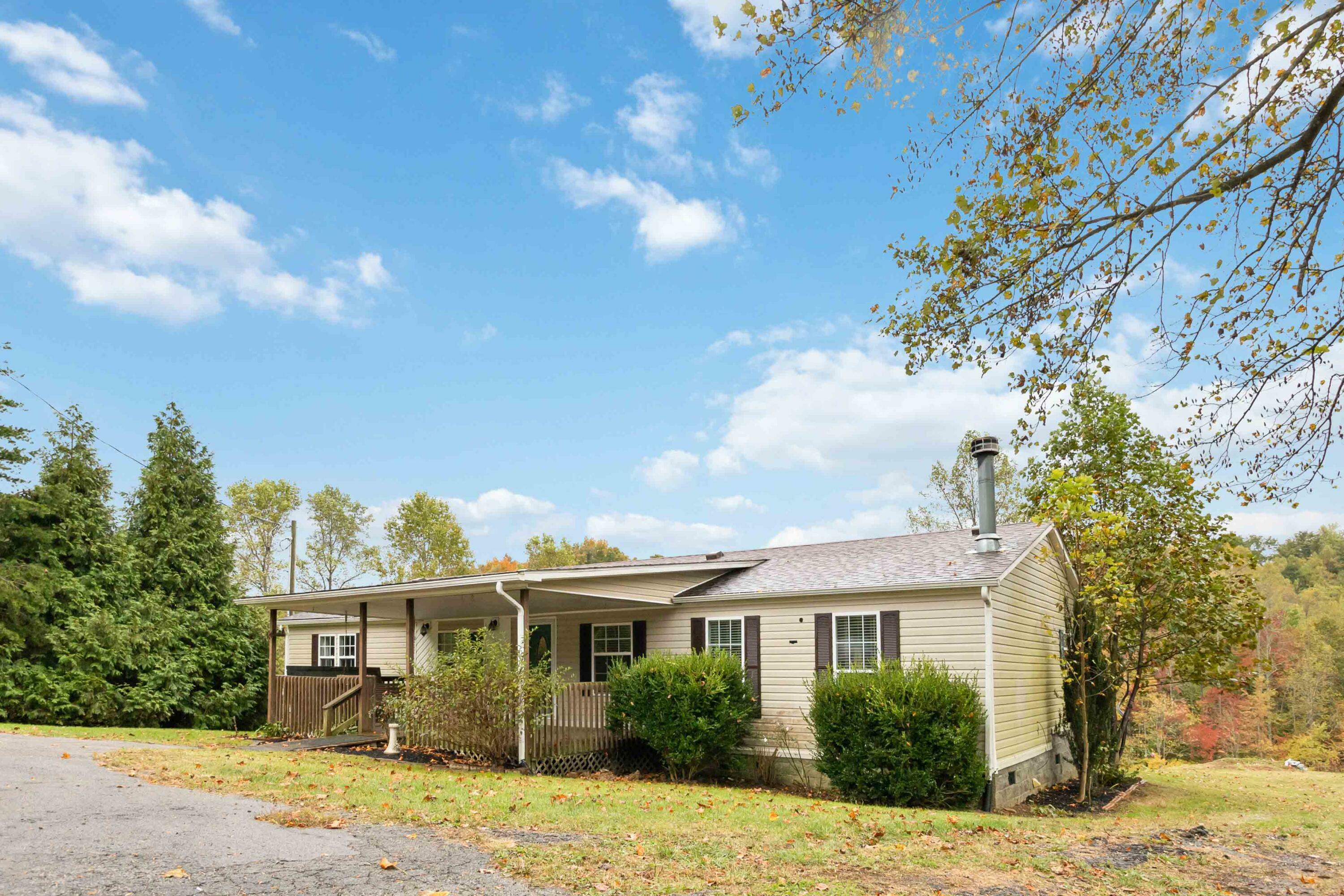 Property Photo:  959 East Sallys Branch Road  KY 40741 