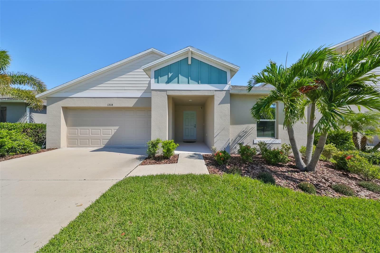Property Photo: 13114 Shumard Way FL 33579