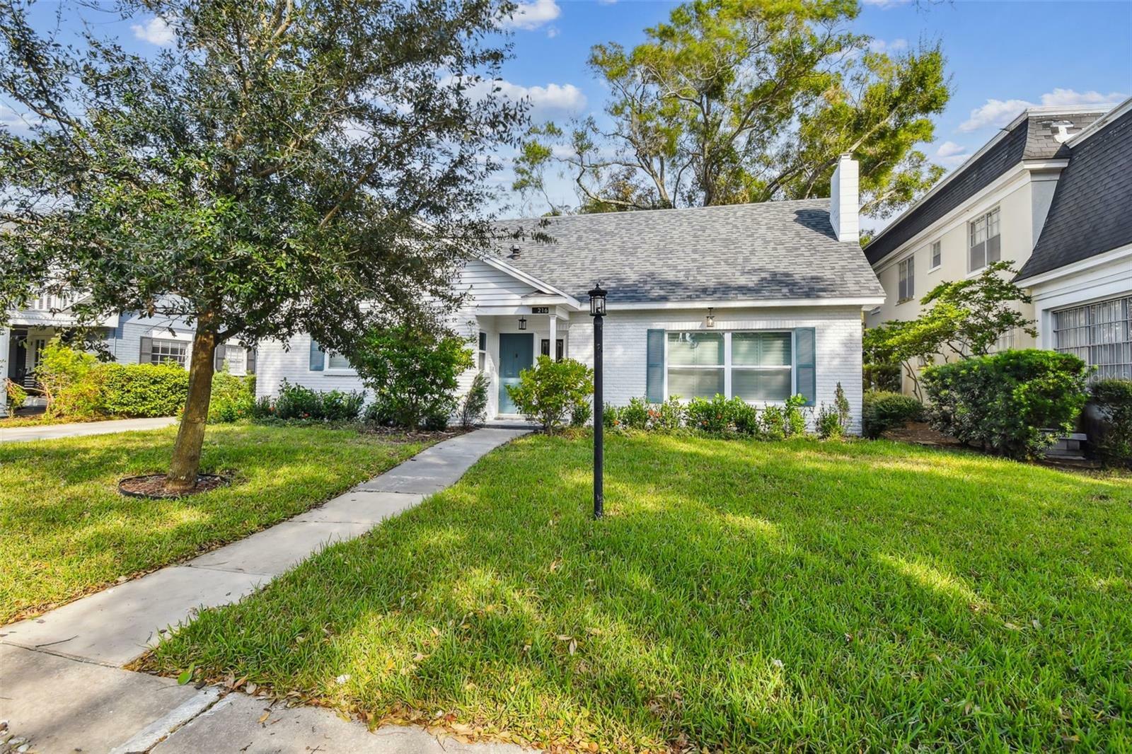 Property Photo:  216 S Shore Crest Drive  FL 33609 