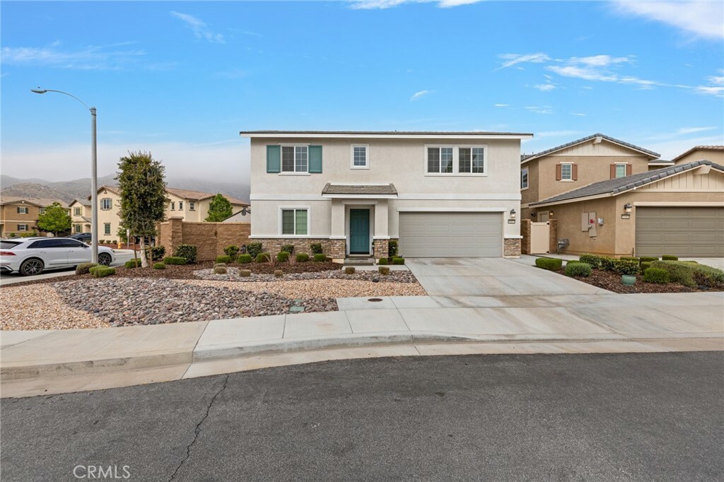 Property Photo:  10373 Meadow Lark Avenue  CA 92557 