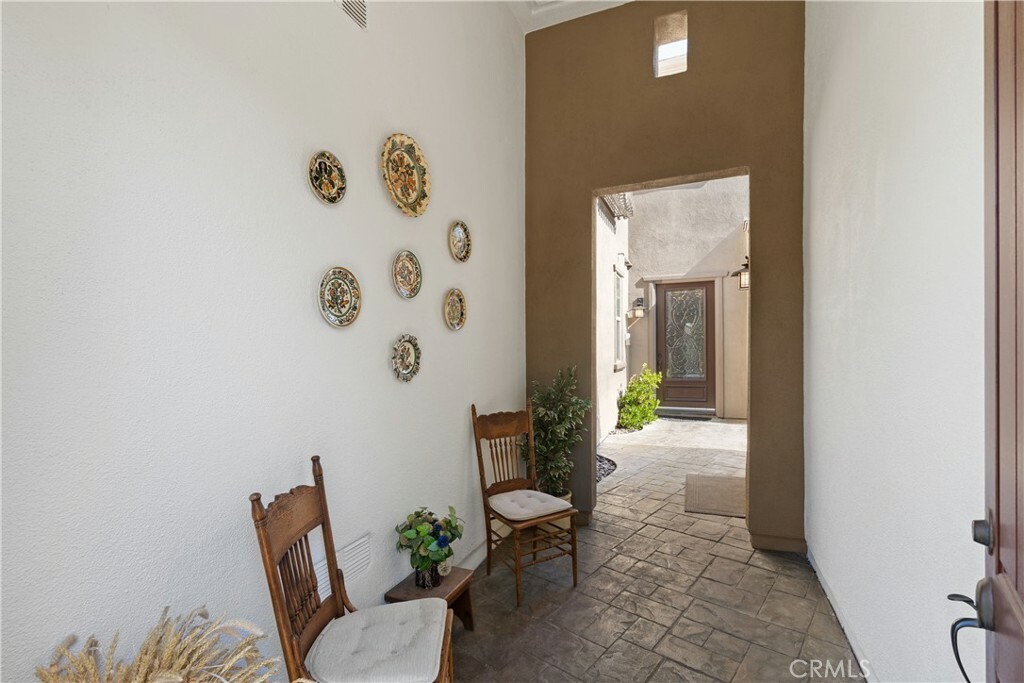 Property Photo:  23706 Cottonwood Court  CA 91354 