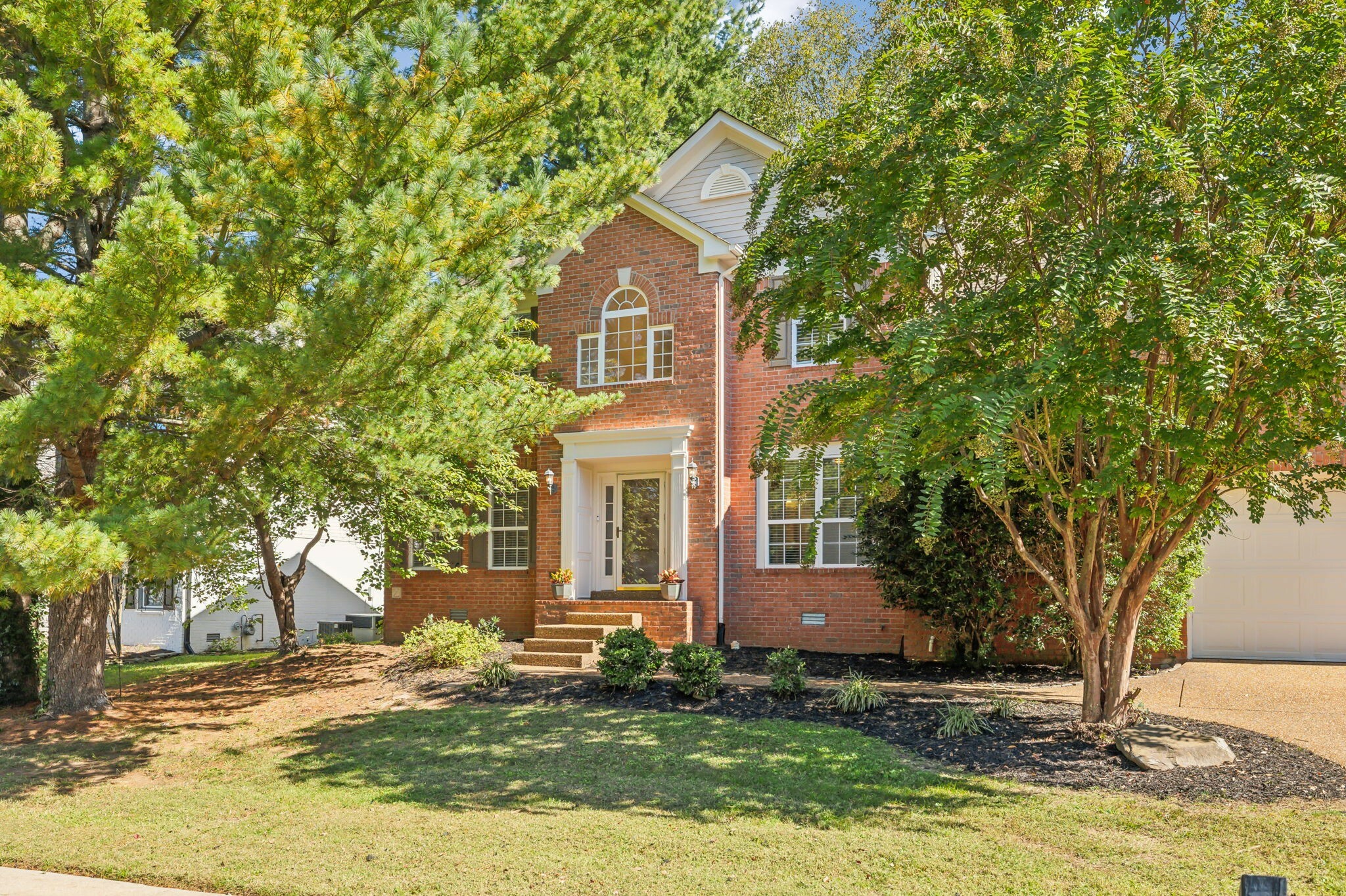 Property Photo:  218 Lancelot Ln  TN 37064 