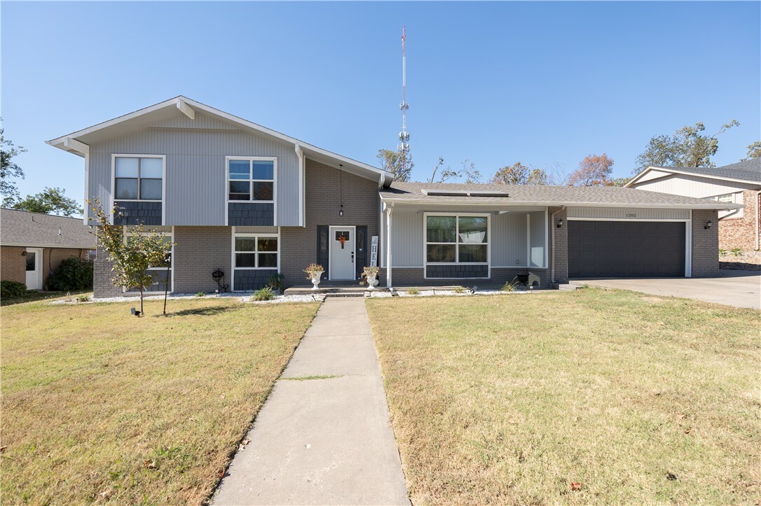 Property Photo:  1202 S 13th Street  AR 72758 