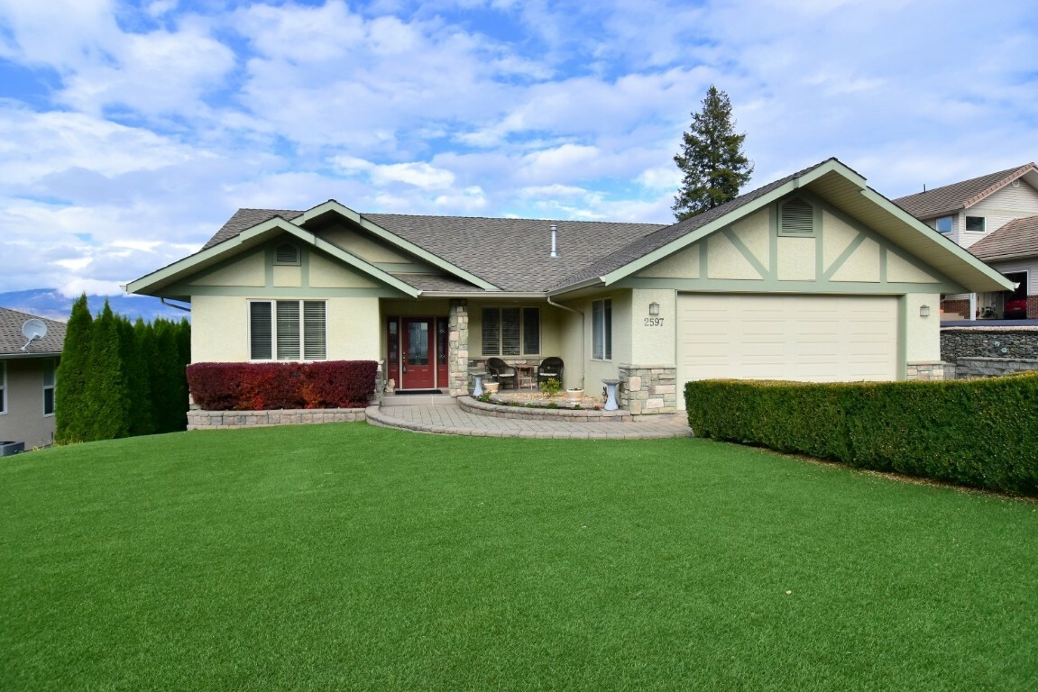 Property Photo:  2597 Grandview Place  BC V0E 1H2 