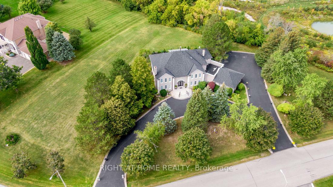 Property Photo: 171 Millwood Parkway ON L4H 4X5