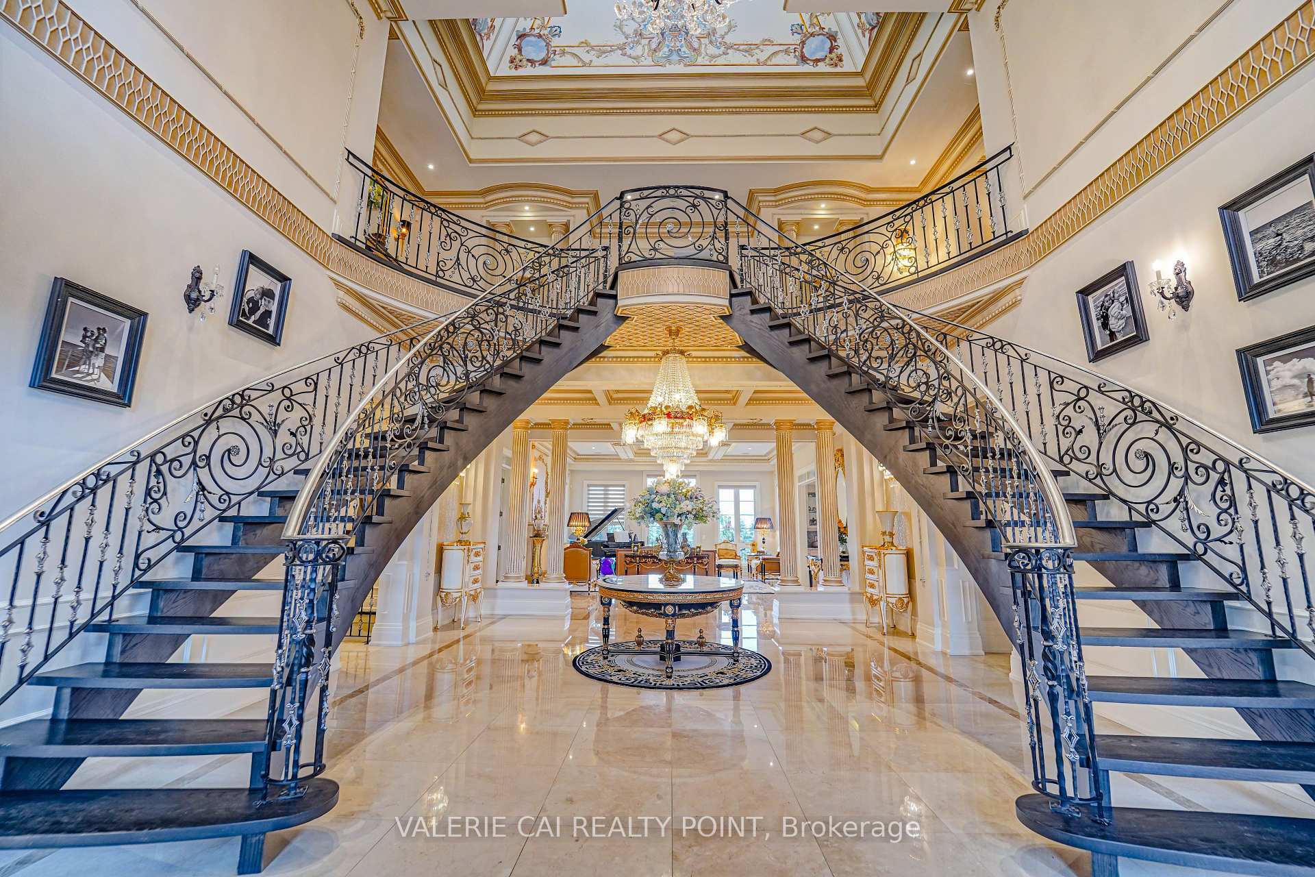 Property Photo: 45 Kensington Dr ON L4E 3S7