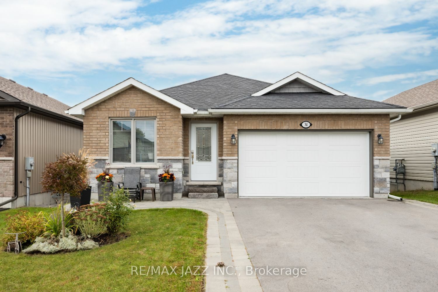 Property Photo:  34 Cortland Way  ON K0K 1H0 