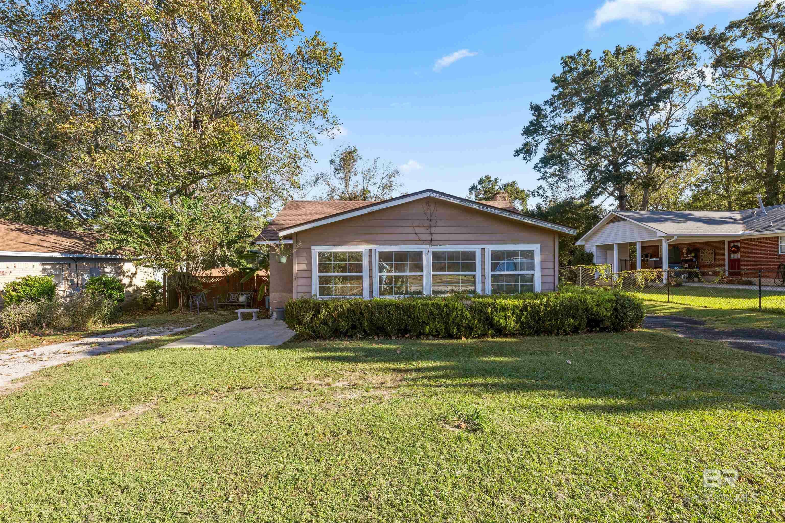 523 Gayfer Avenue  Fairhope AL 36532 photo