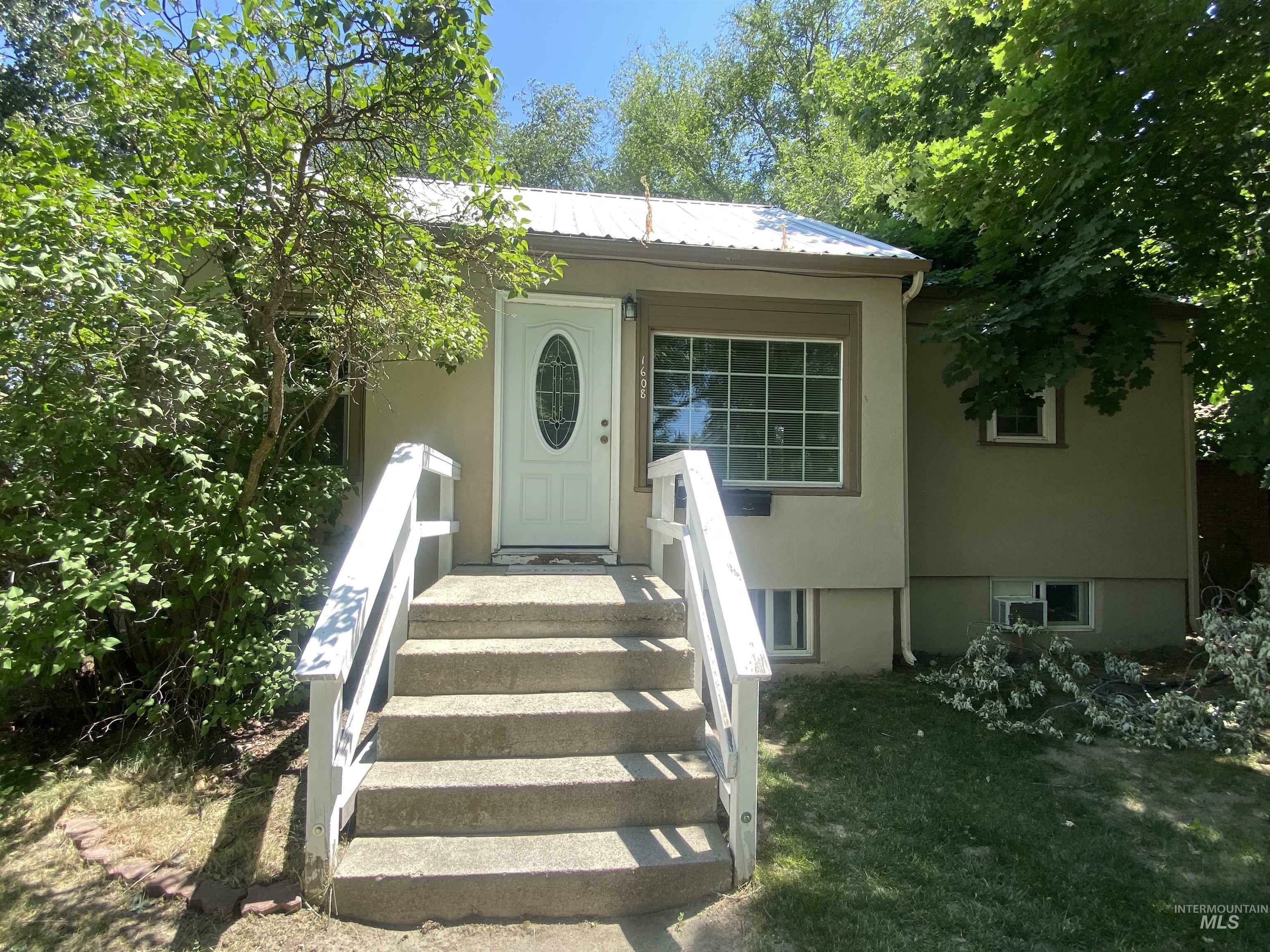 Property Photo:  1608 S Denver Ave  ID 83706 