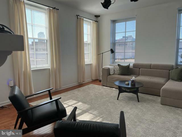 Property Photo:  209 N 4th Street D5  PA 19106 