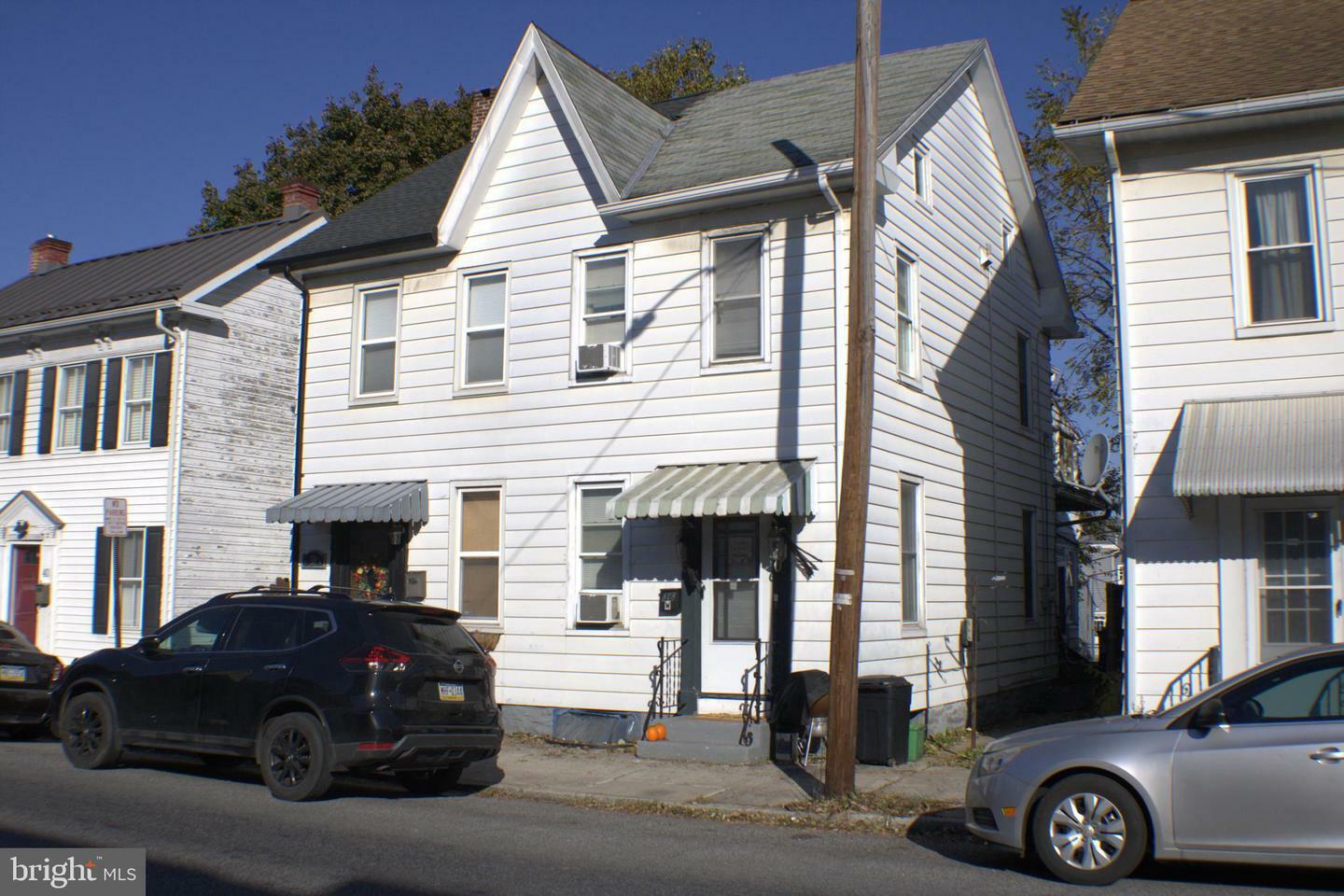 Property Photo:  36 W Simpson Street  PA 17055 