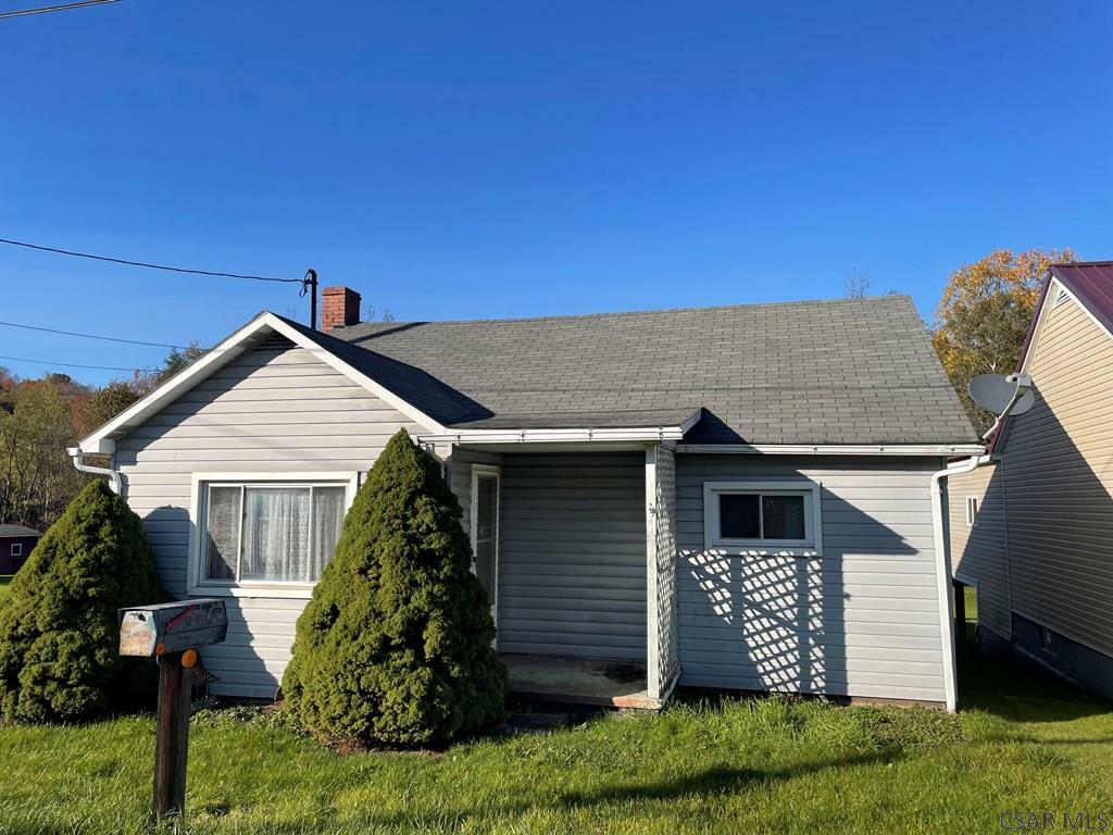 Property Photo:  15 Charles Street  PA 15926 