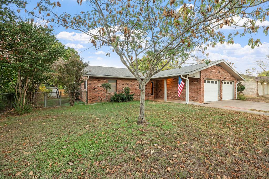 Property Photo:  610 Bowie  TX 78624 