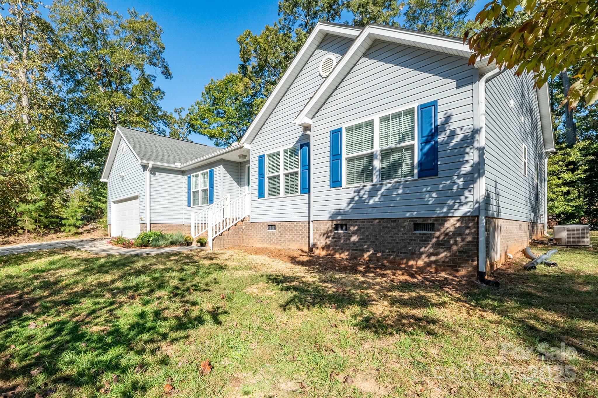 Property Photo: 5039 Penn Road NC 28080