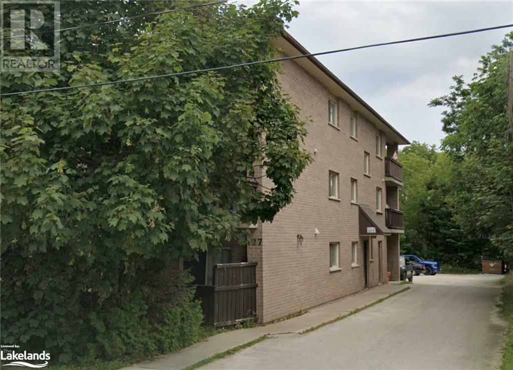 Photo de la propriété:  127 Sykes Street North  ON L9Y 1T7 