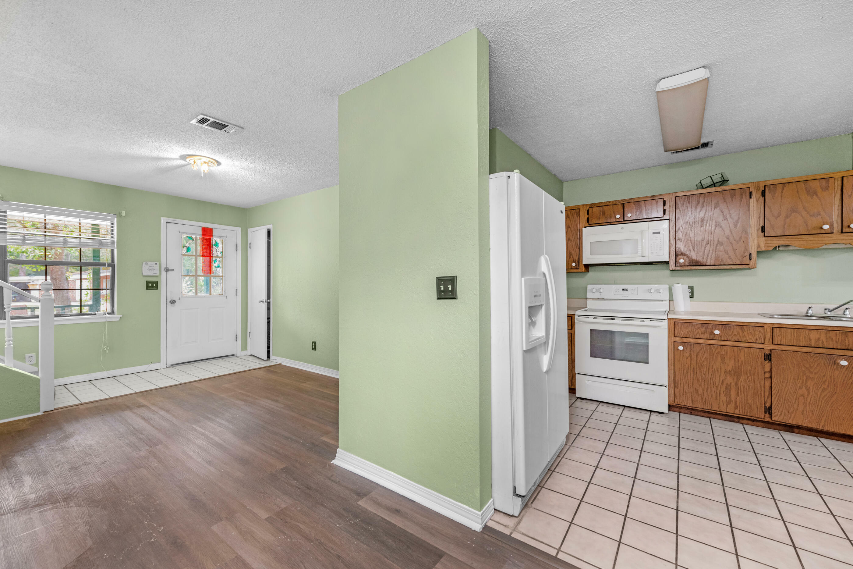 Property Photo:  103 Powell Drive  FL 32536 