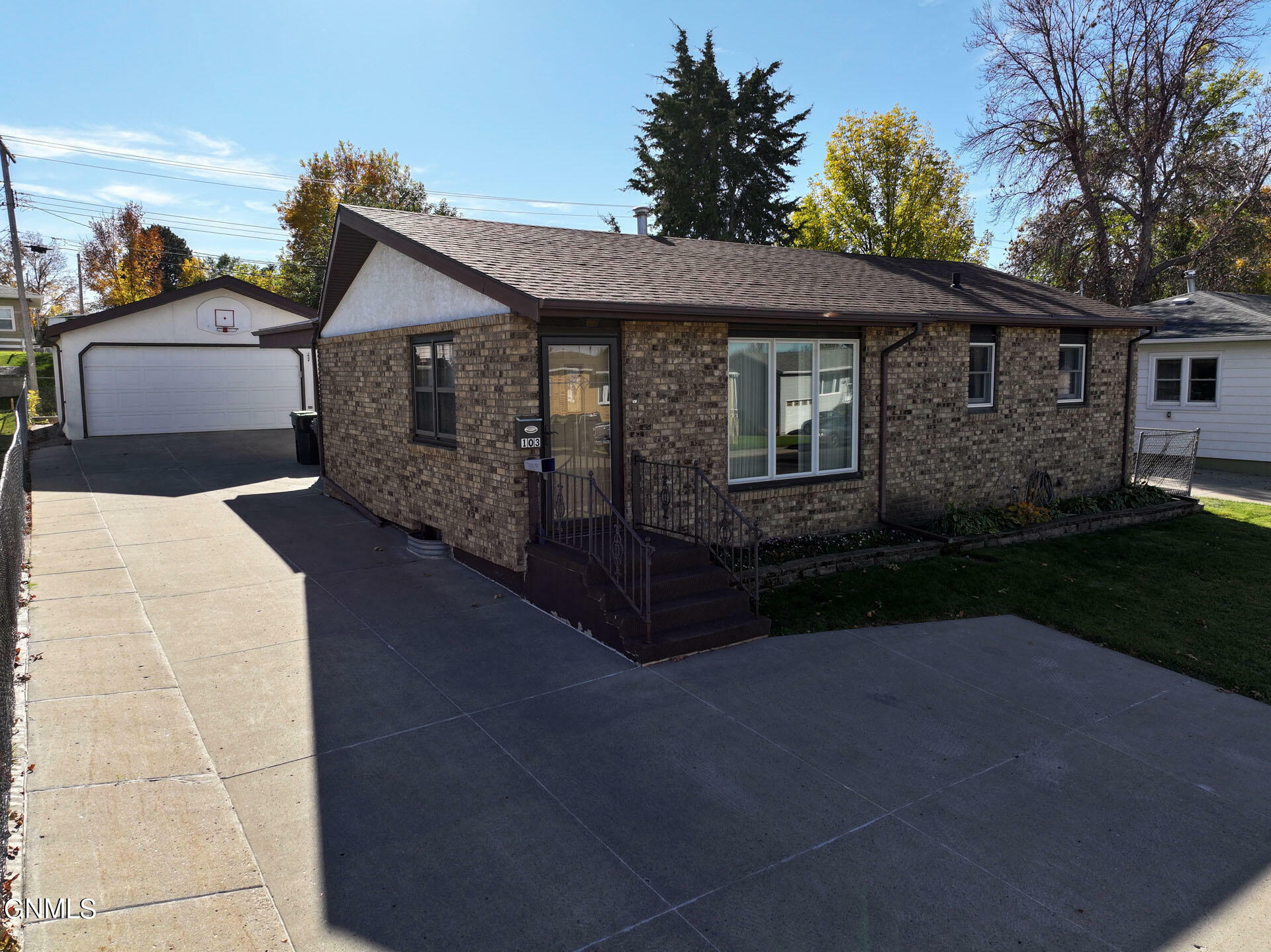 Property Photo:  103 12th Street NW  ND 58554 