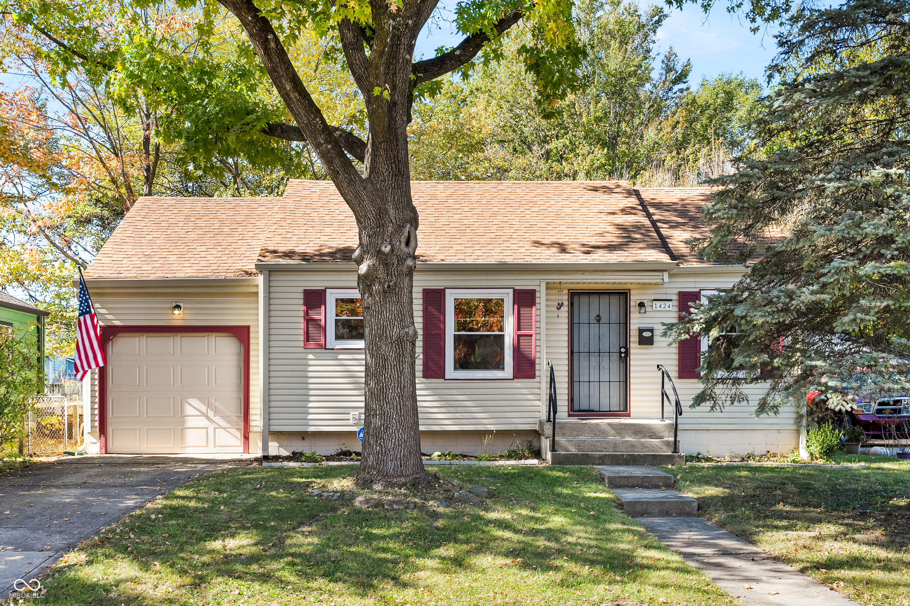 Property Photo:  1424 N Sheridan Avenue N  IN 46219 