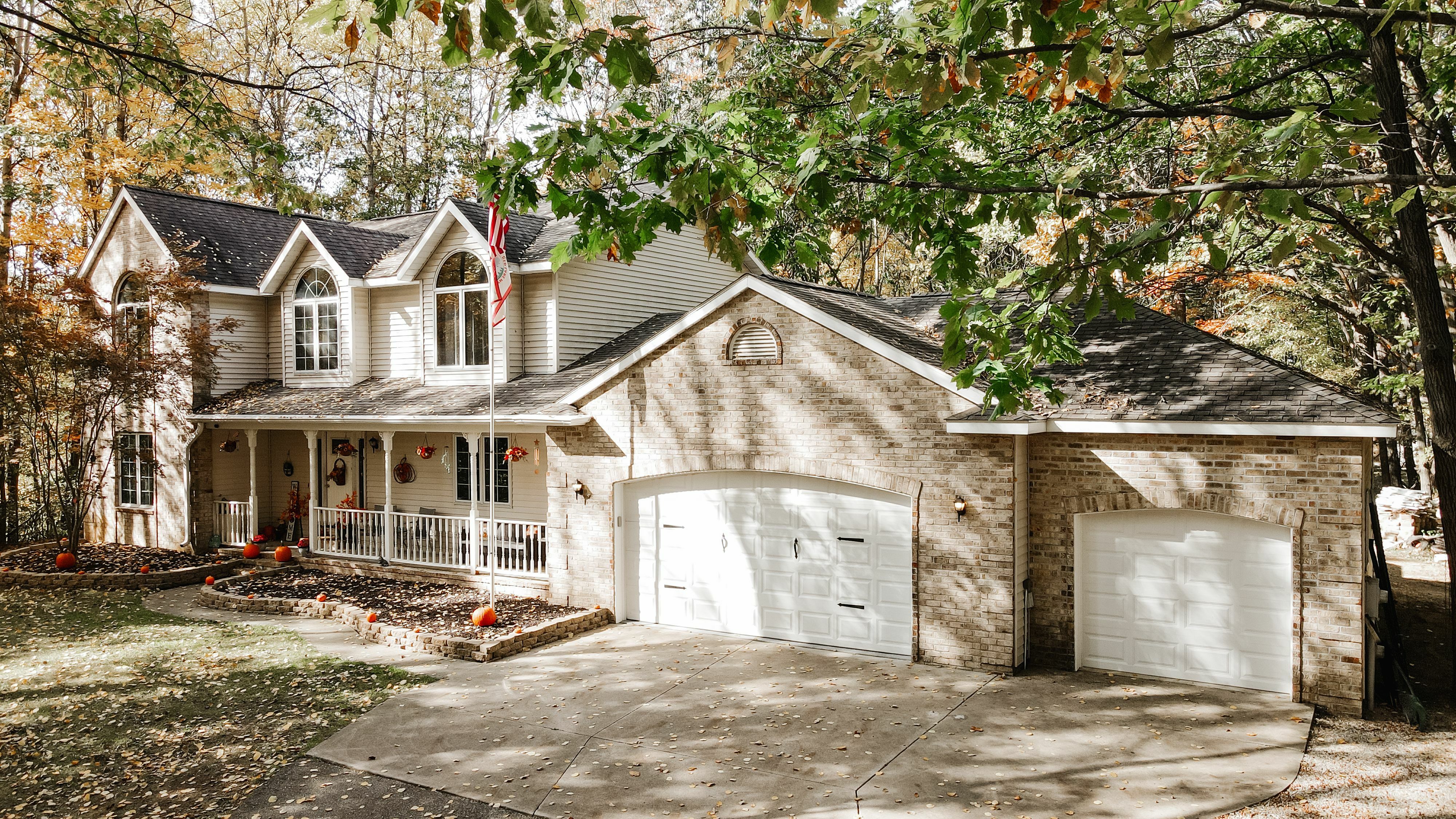 Property Photo:  3398 Saratoga Springs Drive  MI 48858 9696 