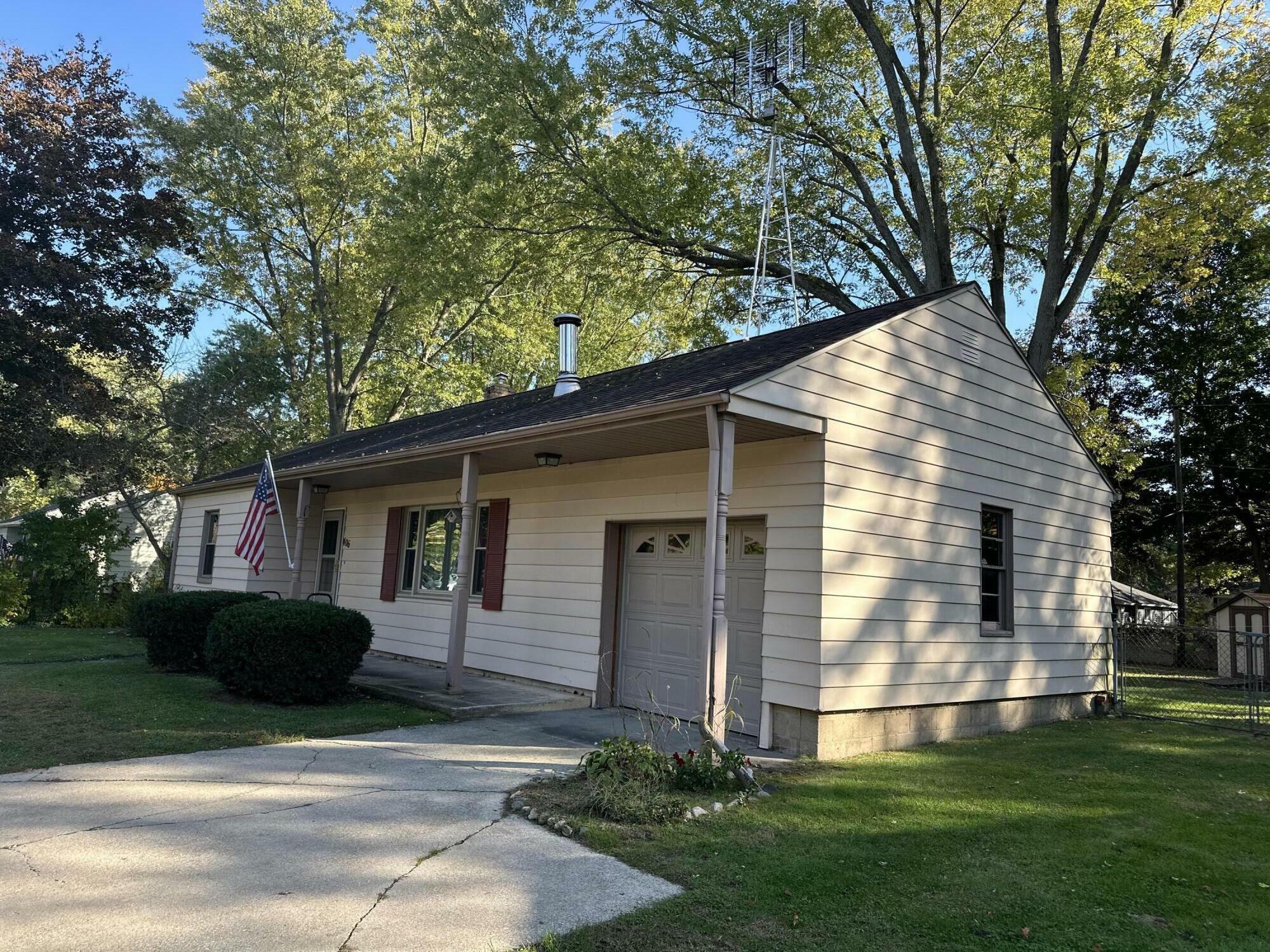 Property Photo:  406 Michigan Avenue  MI 49103 