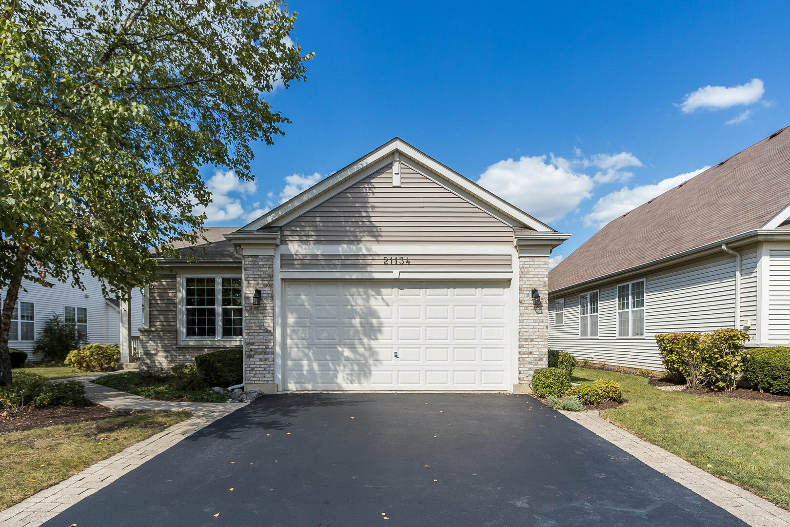 Property Photo:  21134 Sterling Lake Drive  IL 60403 