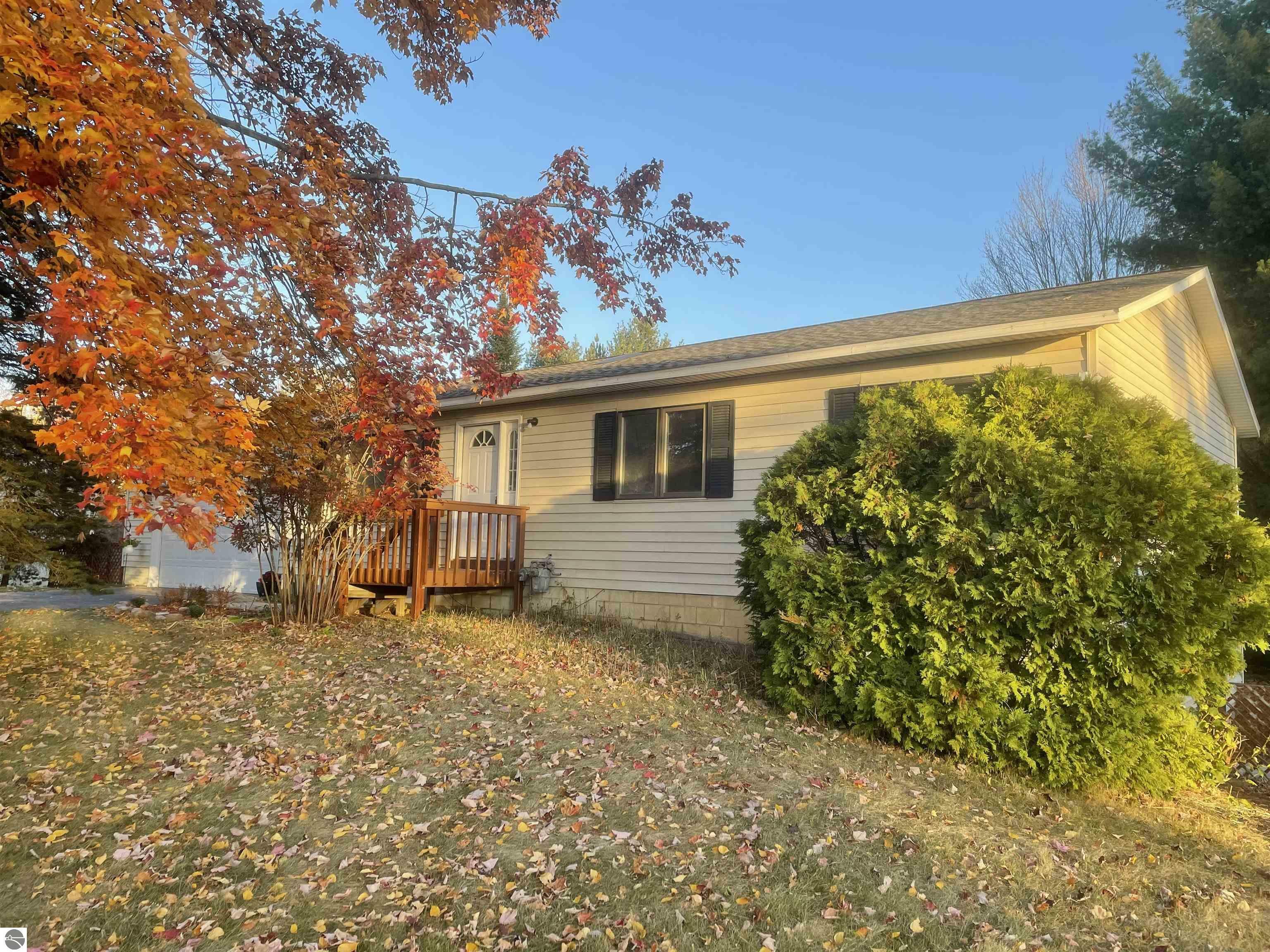 Property Photo:  1544 Green Lawn Drive  MI 49637 