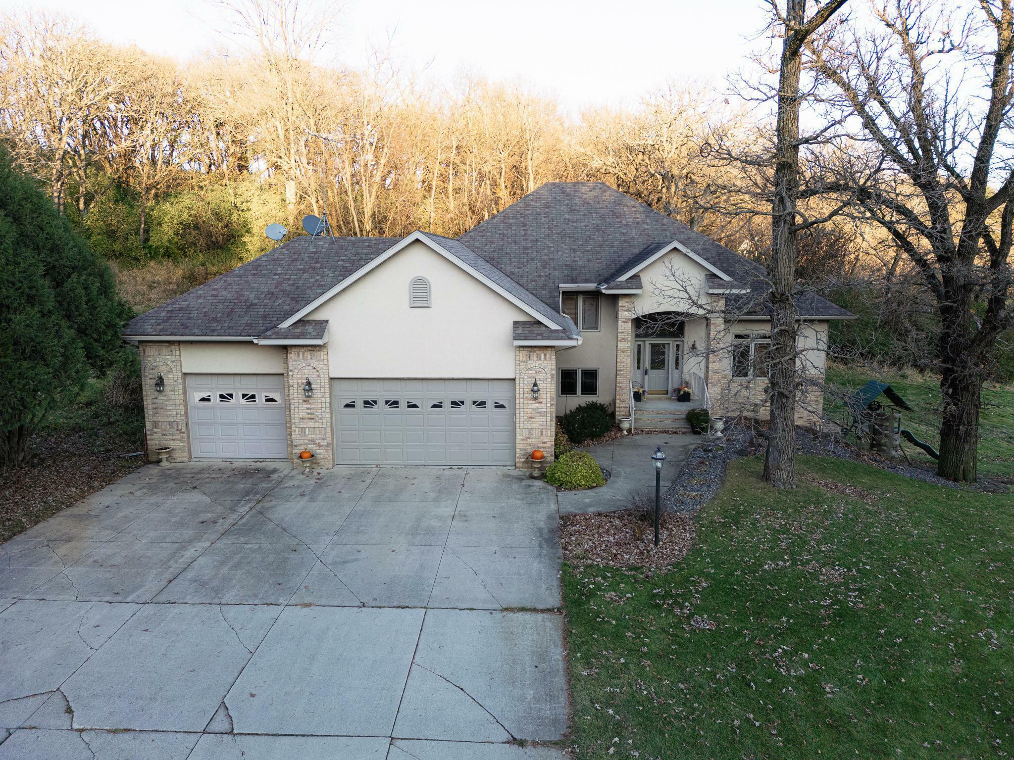 Property Photo:  71952 Phillip Drive  MN 56007 