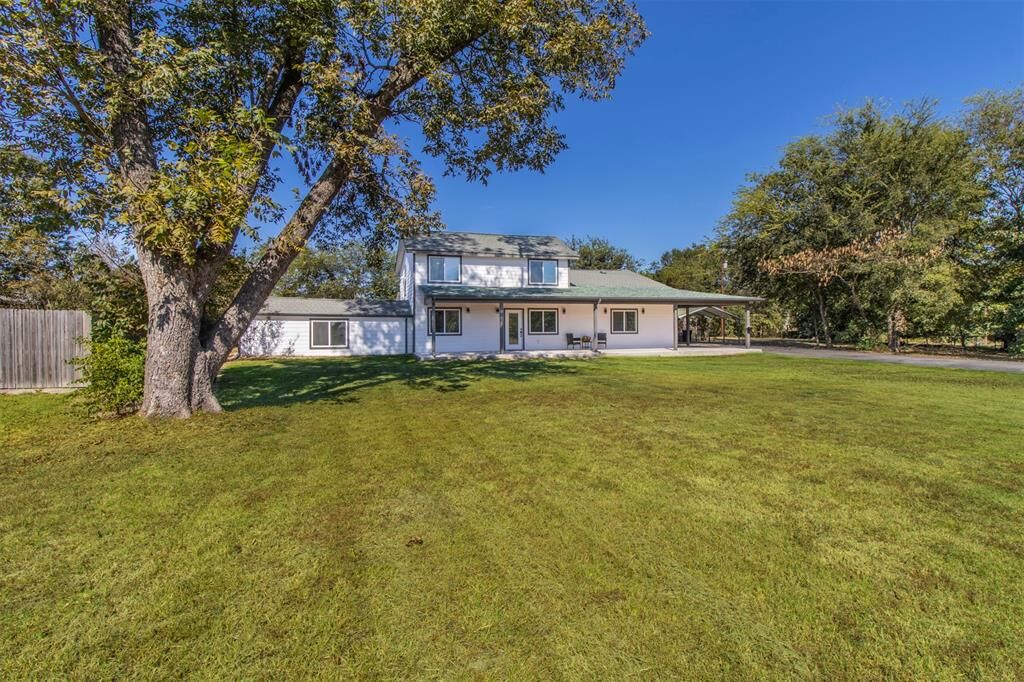 Property Photo: 497 E Pennsylvania Avenue TX 75790