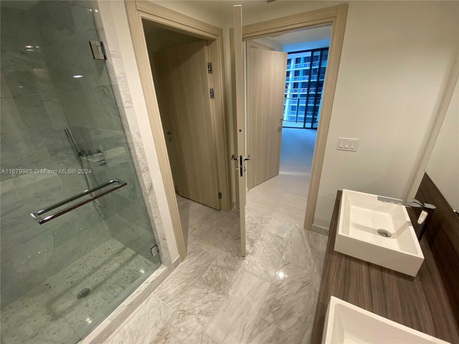 Property Photo:  1000 Brickell Plaza 2907  FL 33131 