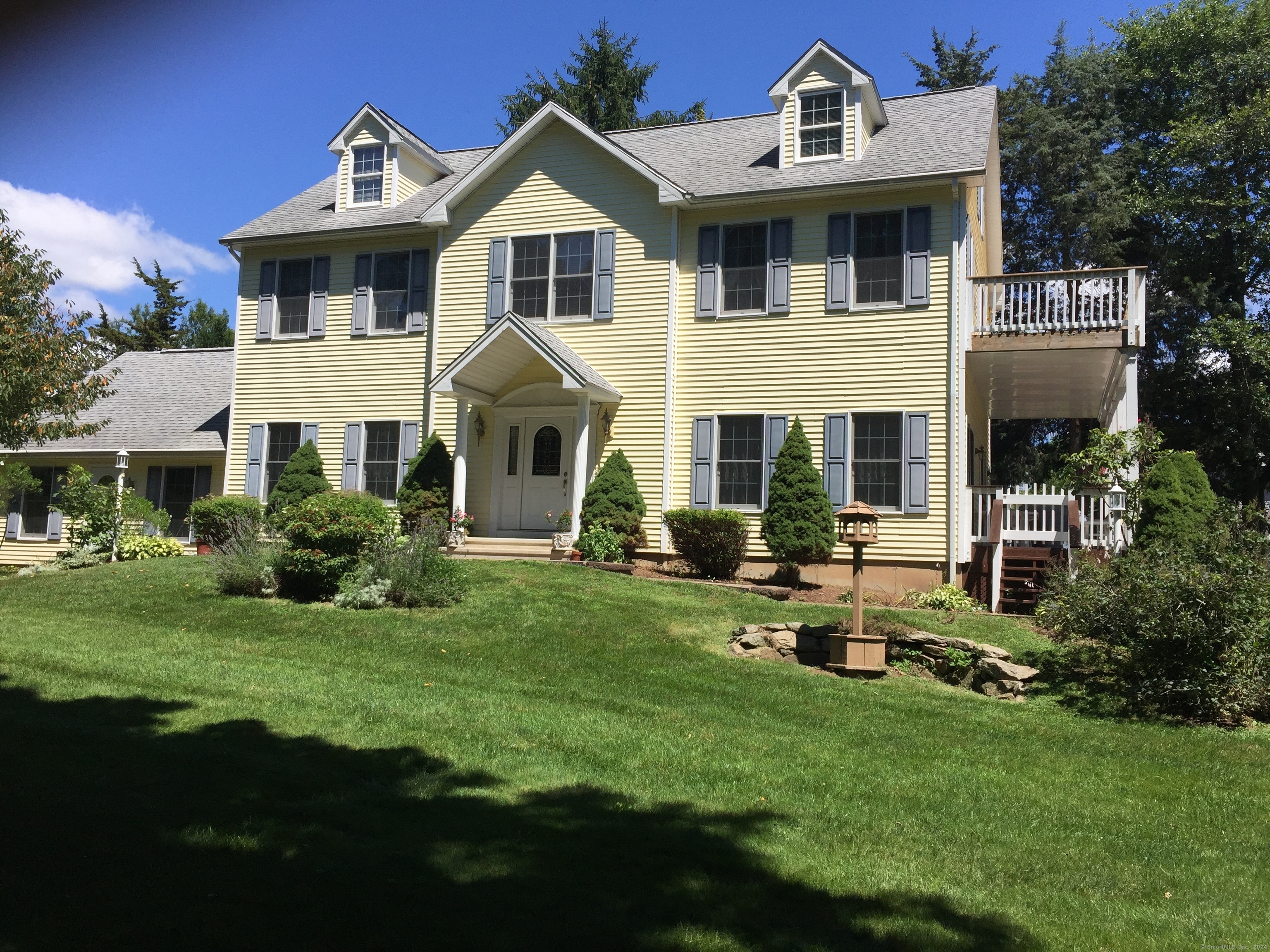 Property Photo:  25 Lanphiers Cove Road  CT 06405 