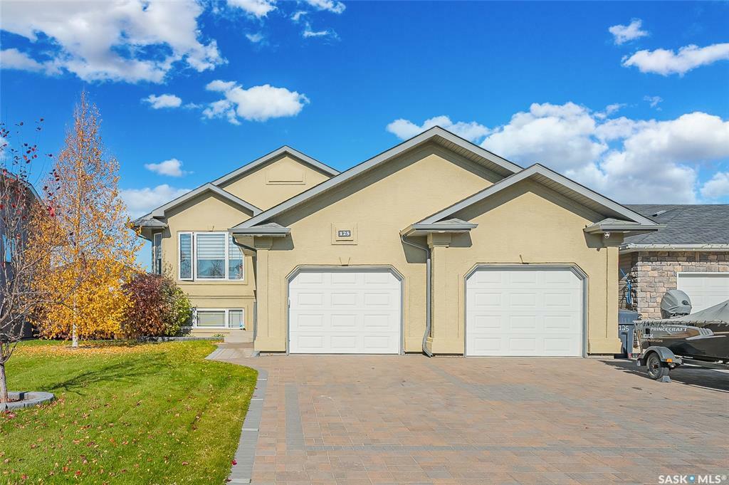 Property Photo:  125 Ewles Place  SK S0K 2T2 