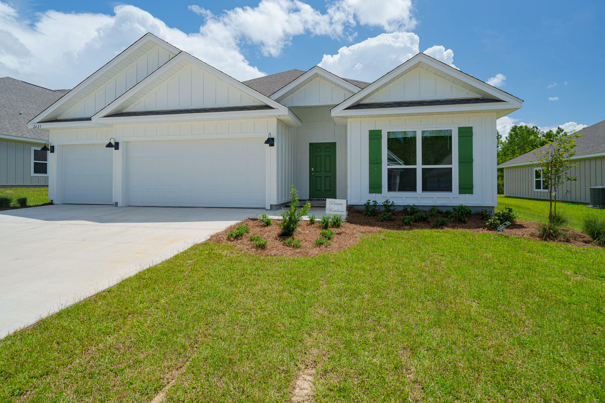 Property Photo:  2425 Dakota Way  FL 32536 