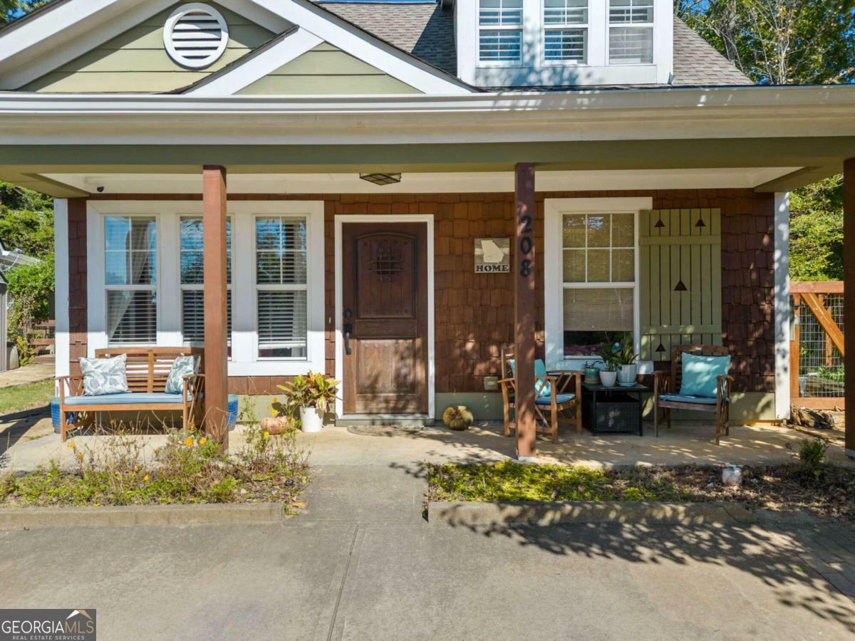 Property Photo:  208 Lakeside Drive  GA 30183 