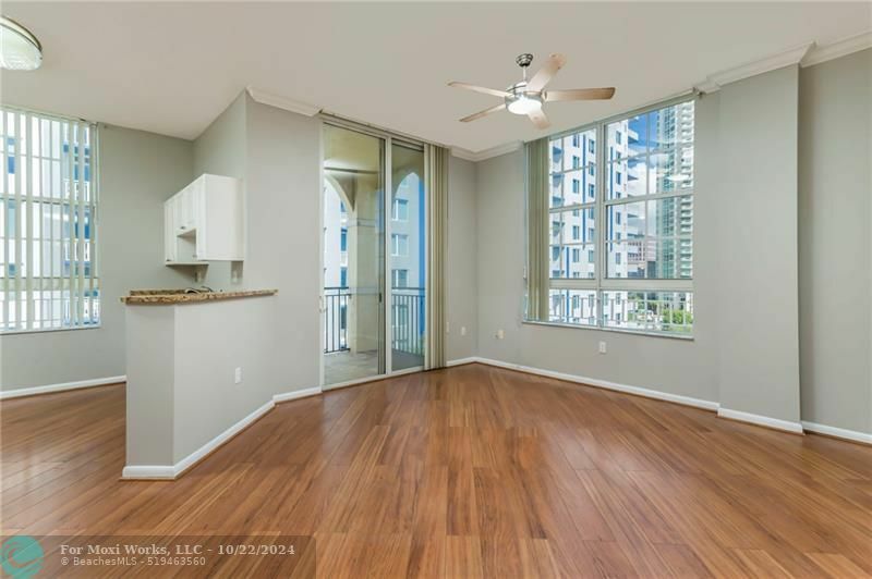 Property Photo:  520 SE 5th Ave Ph2704  FL 33301 