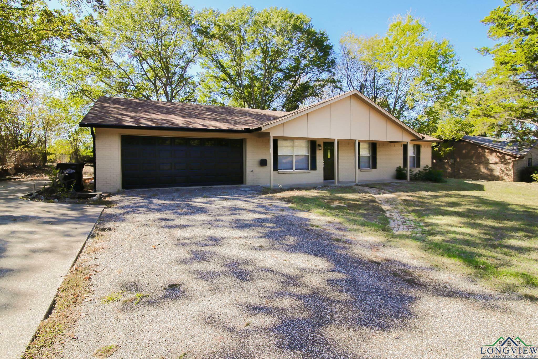 Property Photo:  11 Victor Dr  TX 75601 