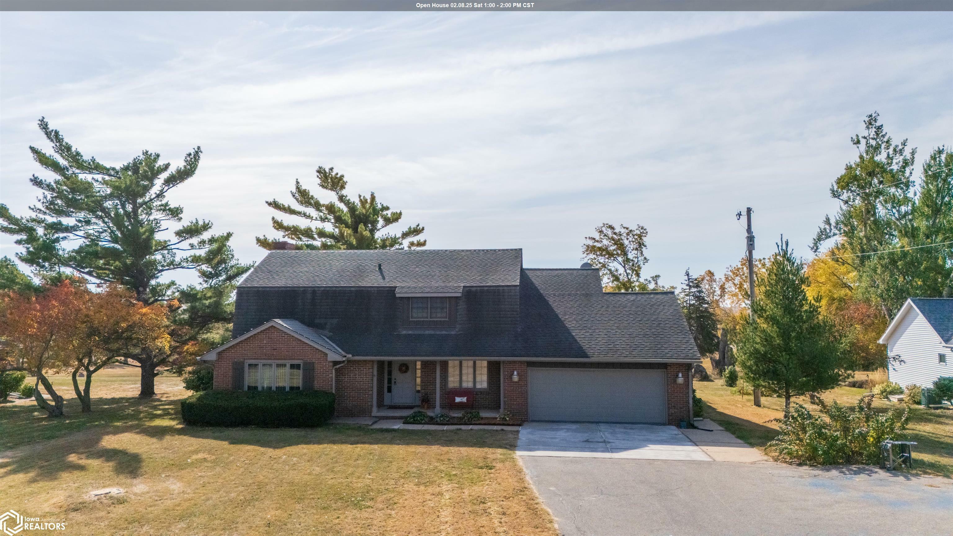Property Photo: 1602 W Lincoln Way IA 50158