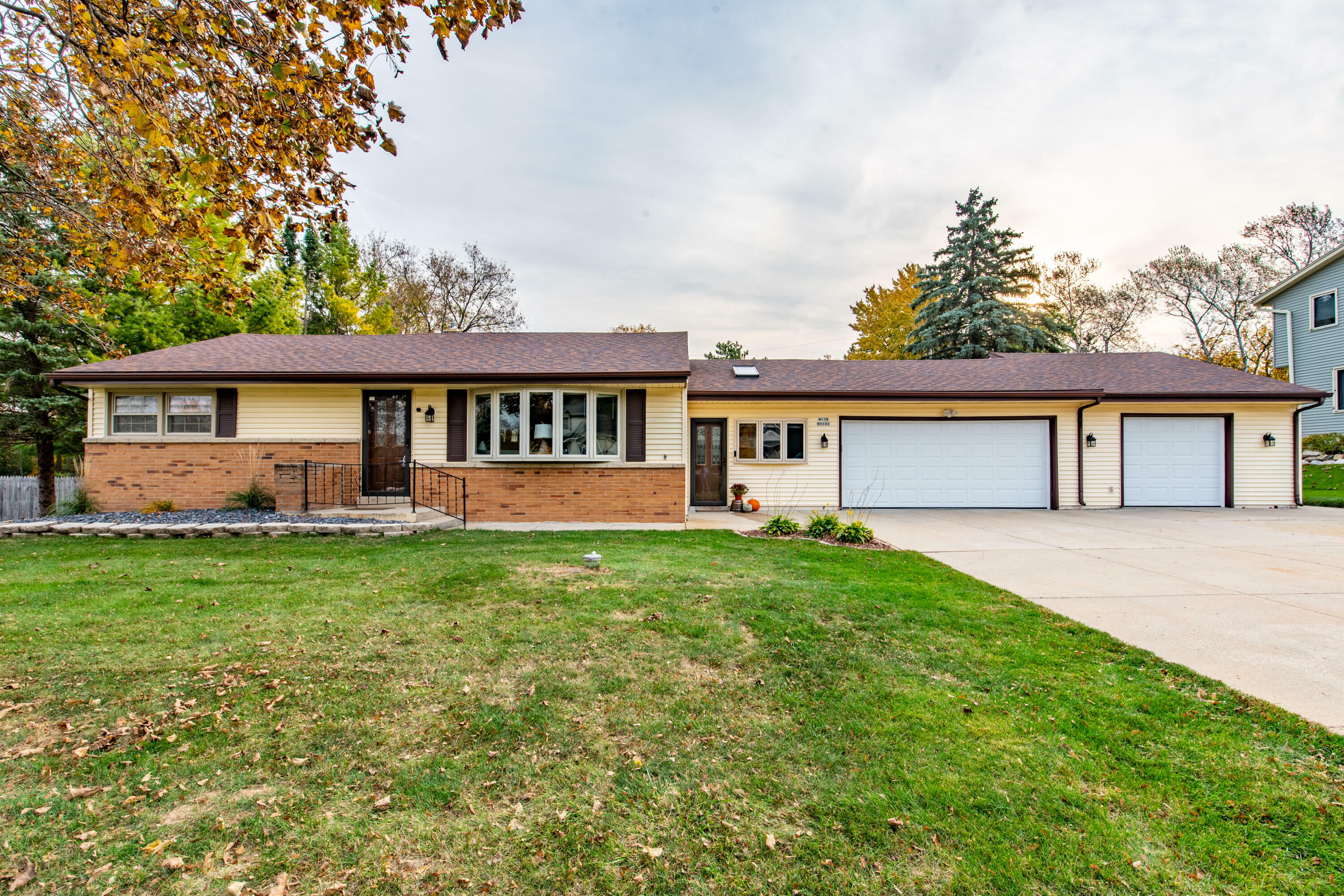 W178n5172 Roseway Ave  Menomonee Falls WI 53051 photo