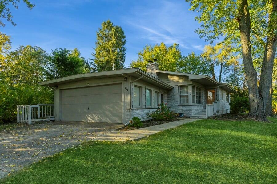 Property Photo:  109 Higman Park Hill  MI 49022 