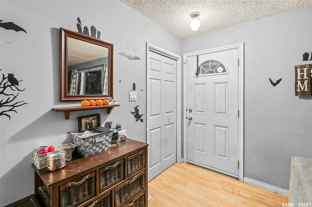 Property Photo:  25 Klaehn Crescent  SK S7L 4G4 