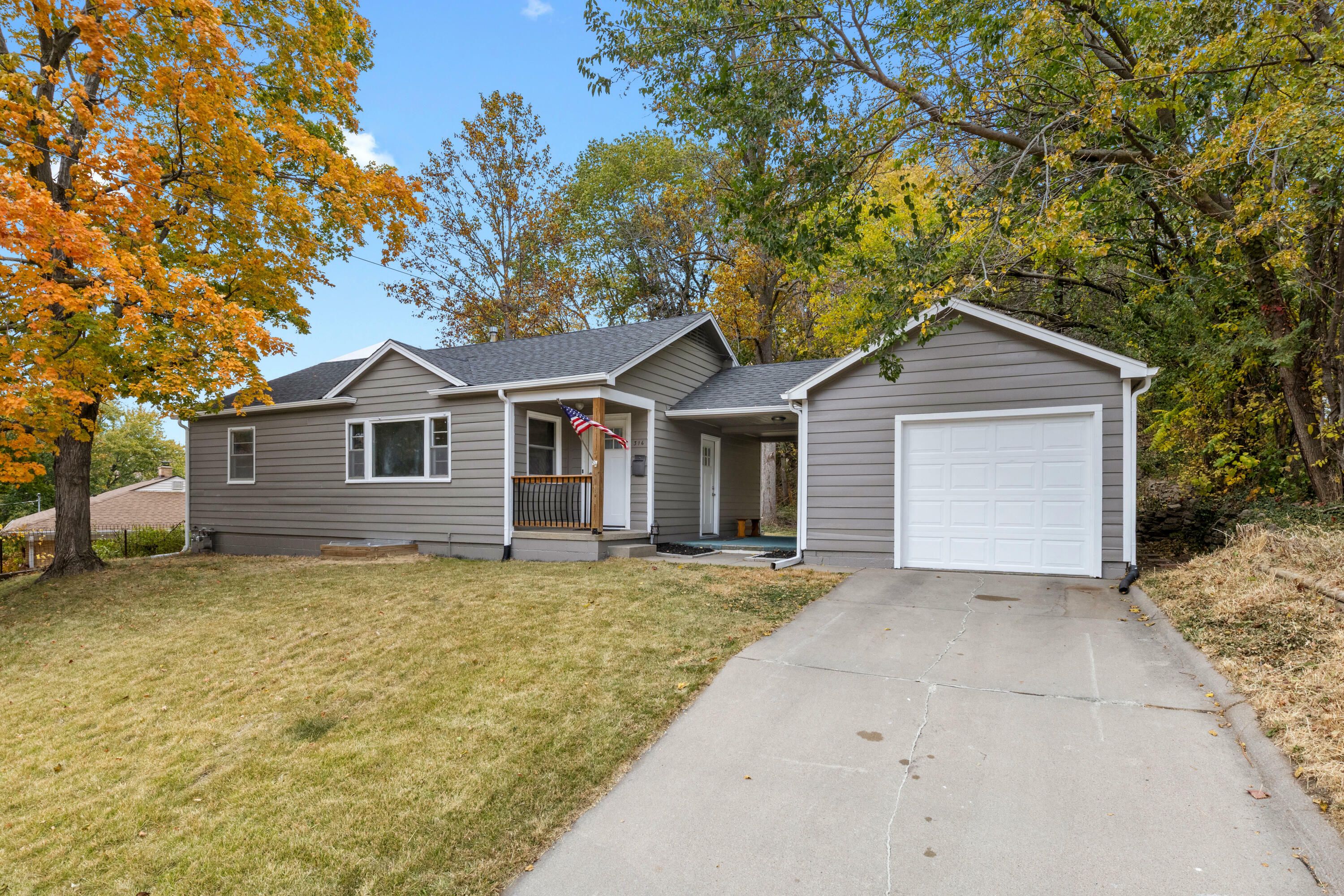 Property Photo:  316 Elmwood Drive  IA 51503 