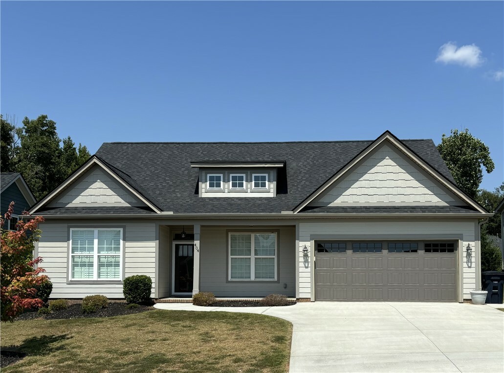 Property Photo: 404 Saybrooke Lane SC 29621
