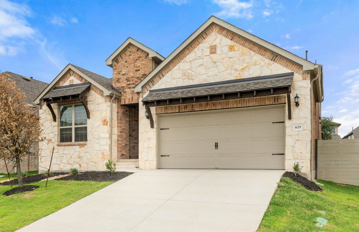 Property Photo: 829 Round Mountain Pass TX 78628