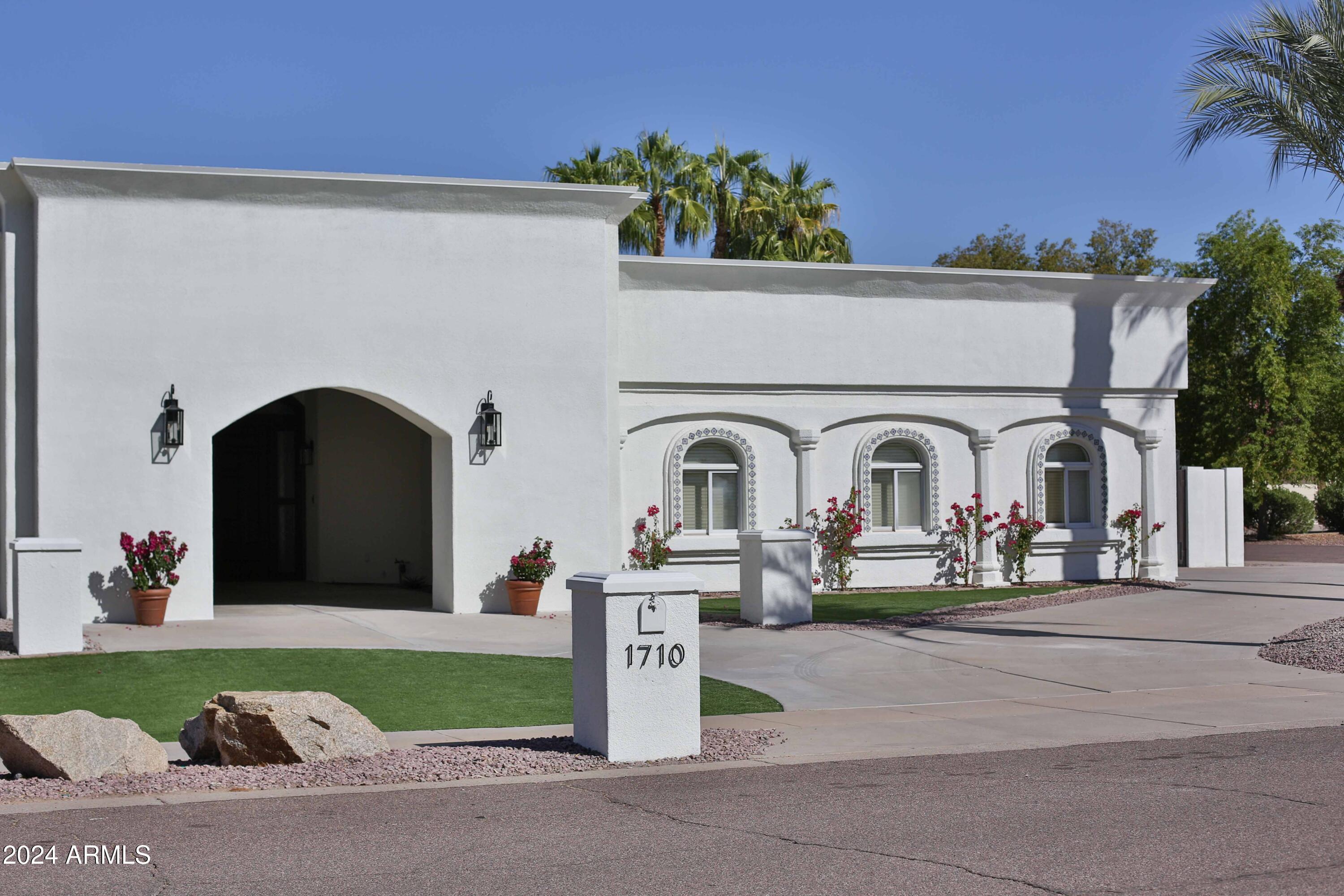 Property Photo: 1710 E La Vieve Lane AZ 85284