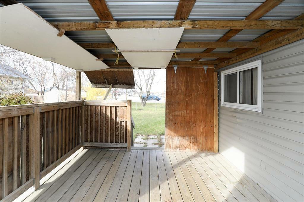 Property Photo:  19 Cottonwood Trailer Court Road  MB R0A 0R0 