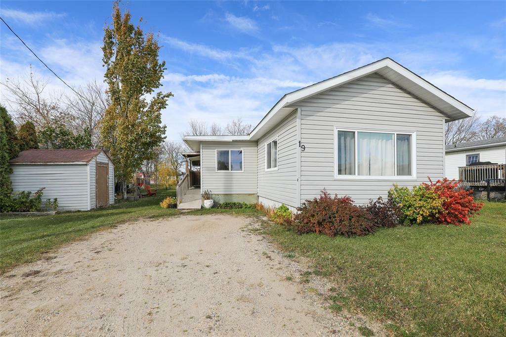 Property Photo:  19 Cottonwood Trailer Court Road  MB R0A 0R0 