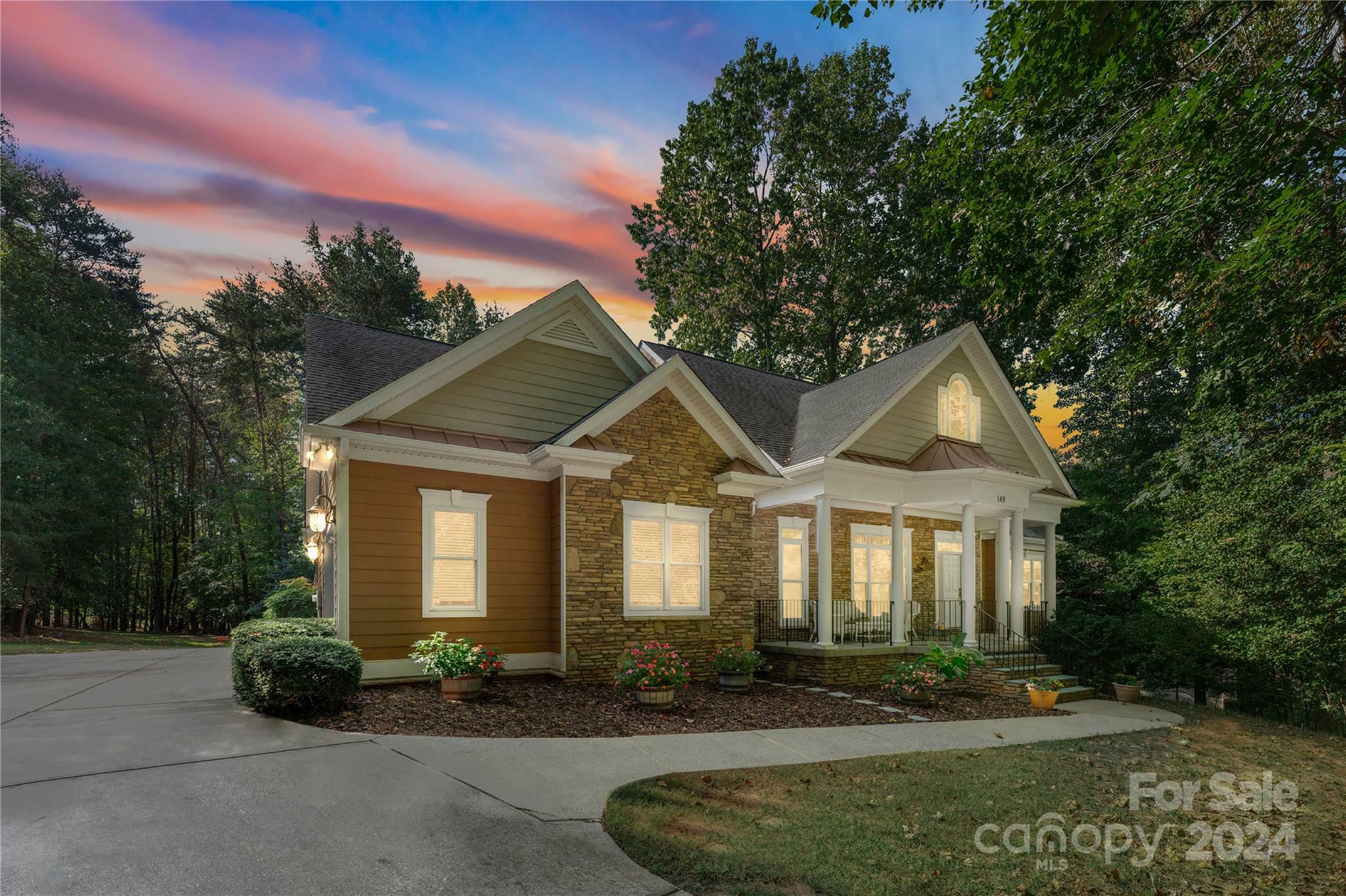 Property Photo: 149 Roundstone Road NC 28166