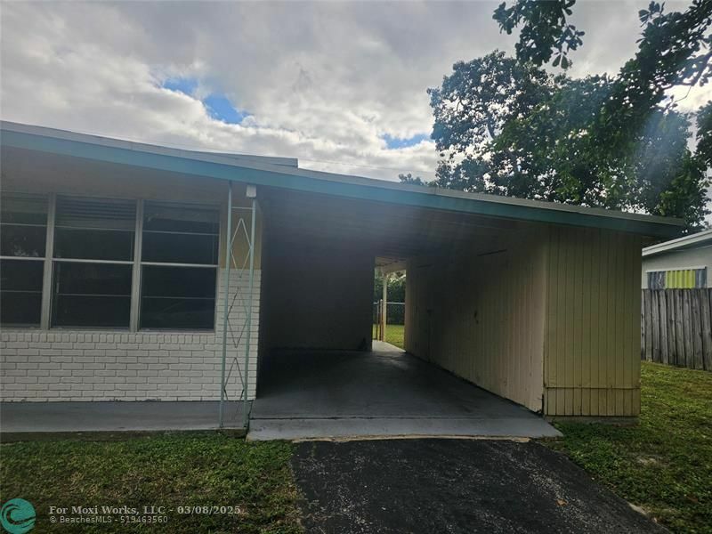 Property Photo:  6828 NW 14th St  FL 33313 